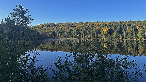 Near Smoke Lake in Algonquin Park on September 15, 2025 (click to enlarge). Brewer Lake at km 48 of Highway 60 in Algonquin Park on September 16, 2025