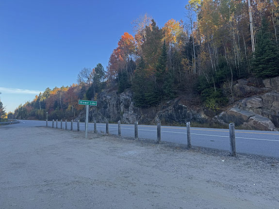 Image: At Brewer Lake and Highway 60 in Algonquin Park on October 6, 2025. (Click image to enlarge.) Image: At Brewer Lake and Highway 60 in Algonquin Park on October 6, 2025. (Click image to enlarge.)